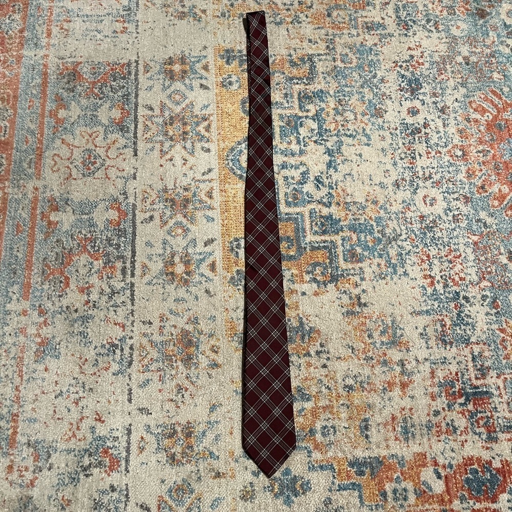 Banana Republic 100% silk red checked/plaid tie